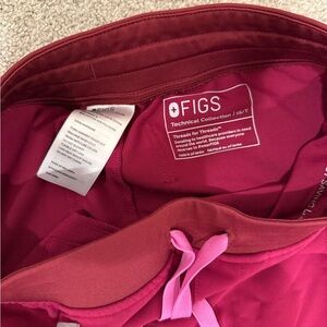 FIGS Women's Magenta Zamora Joggers- XST